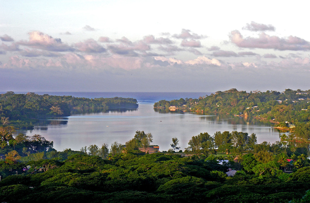 1280px-view_from_montmartre_port_vila_vanuatu_1_june_2006_-_flickr_-_phillipc